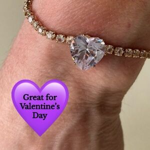 NWT Paparazzi Rhinestone Heart Bracelet